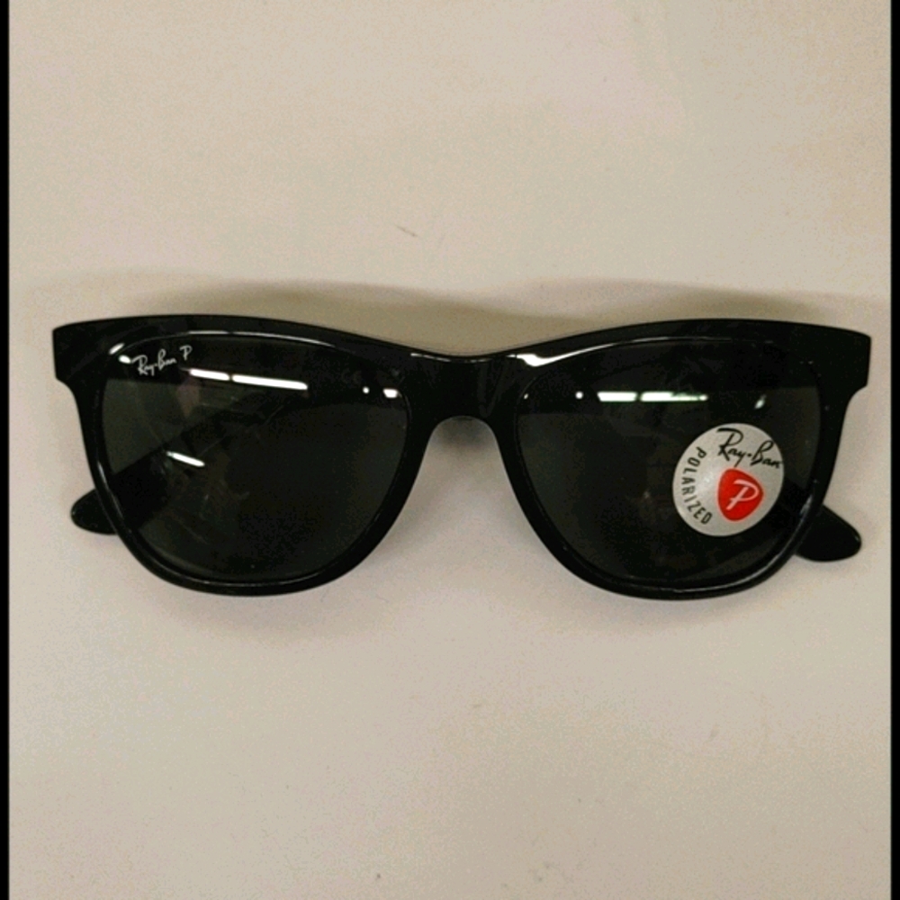 Ray Ban Sunglasses Black RB 4184 601/9A